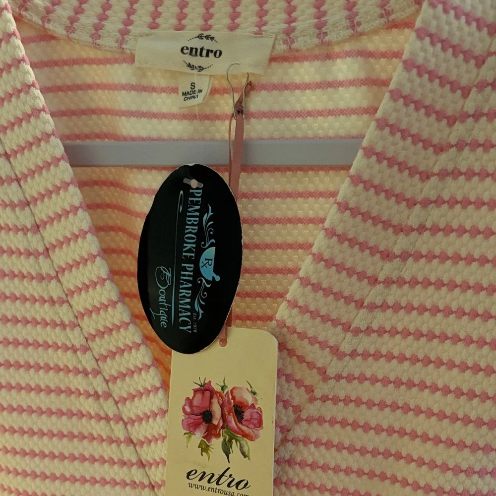 Entro Pink and Cream Striped V-Neck Top - Picture 2 of 8
